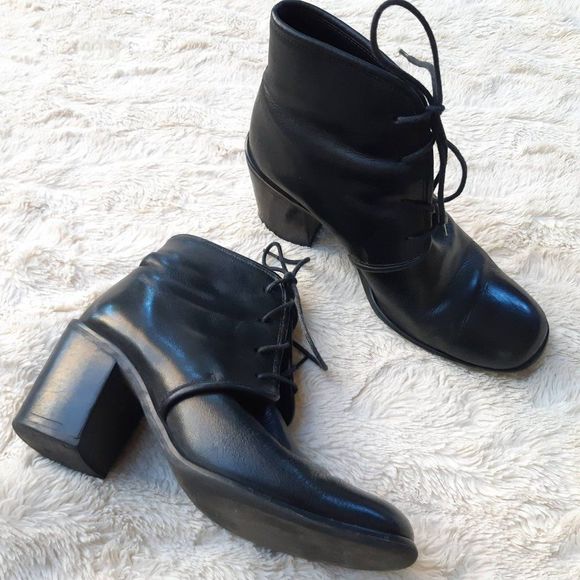 vintage black leather ankle boots / chunky heel / 7 - Picture 1 of 6